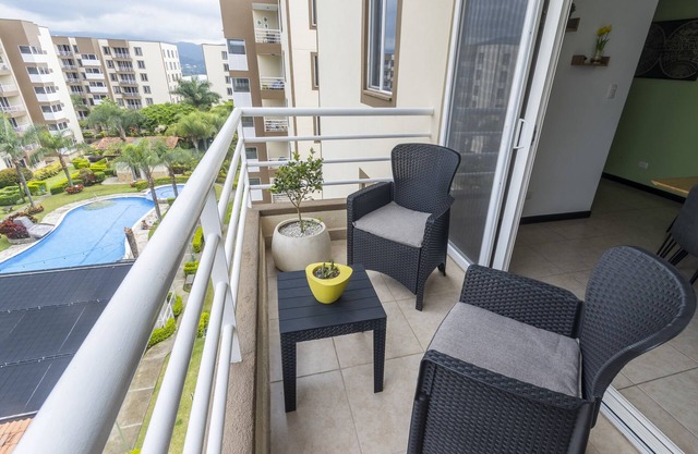 Family-friendly apartment within 20 minutes from Juan Santamaría Airport.