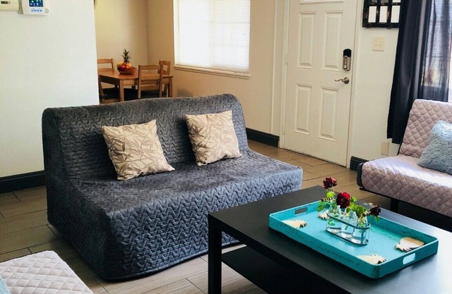 Family Friendly Entire Home in Sacramento
