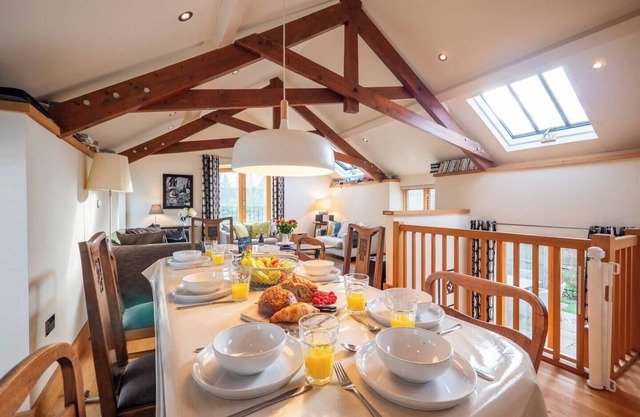 Family-Friendly Coastal Base Near Dartmouth