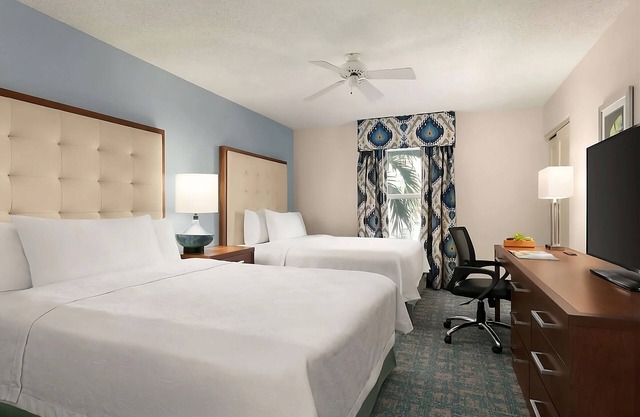 Family & Friends Getaway! 4 Comfortable Units, Close to CenturyLink Sports Complex!