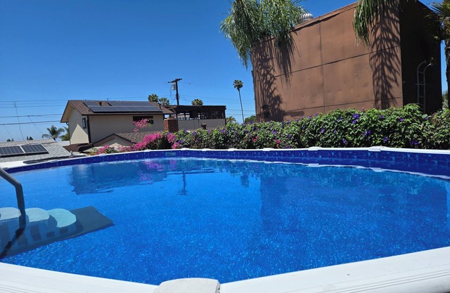 Family Gatherings, Pool Table, Ping Pong, Hot Tub Fun!