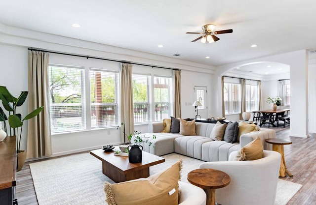 Family-Ready 4BR with Yard & Kids, Playground