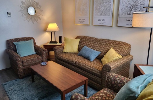 Family run Cozy Comfortable Condo Central to everything