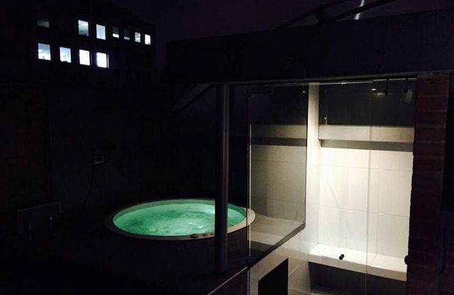 Fantastic Penthouse Jacuzzi Loft