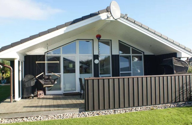 Fantastic vacation home directly behind the dike