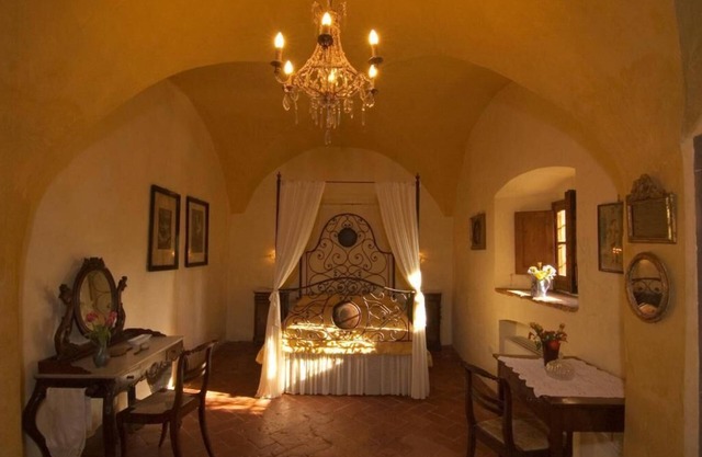 Farm in Tuscany, apartment in Villa, garden and pool