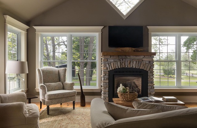Farm Cottage on Alpaca Farm in Prince Edward County - Alpaca, Horses & more!