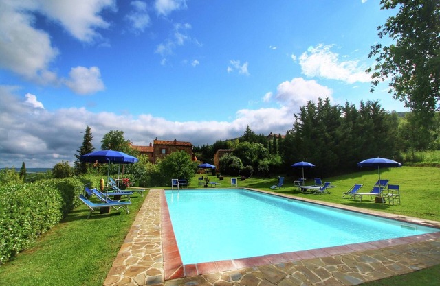Farmhouse with pool, views