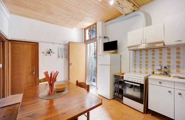 Farmhouse "Nonnamelia - Casa Nel Borgo" with Mountain View, Wi-Fi and Air Conditioning