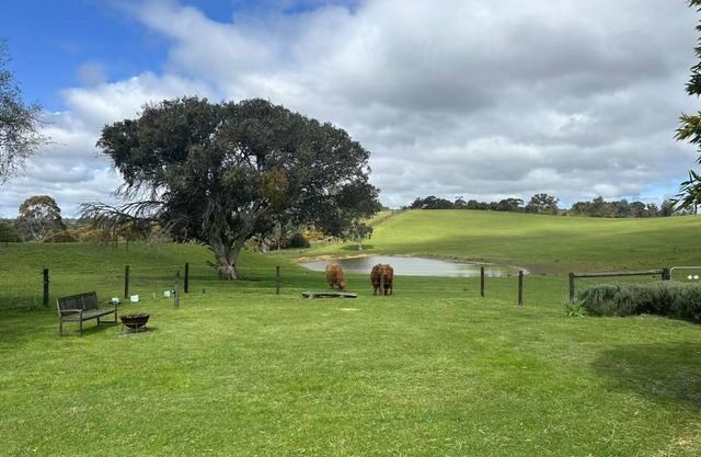 Farmhouse with 4 bedrooms and WiFi, AC in awesome Bridgewater