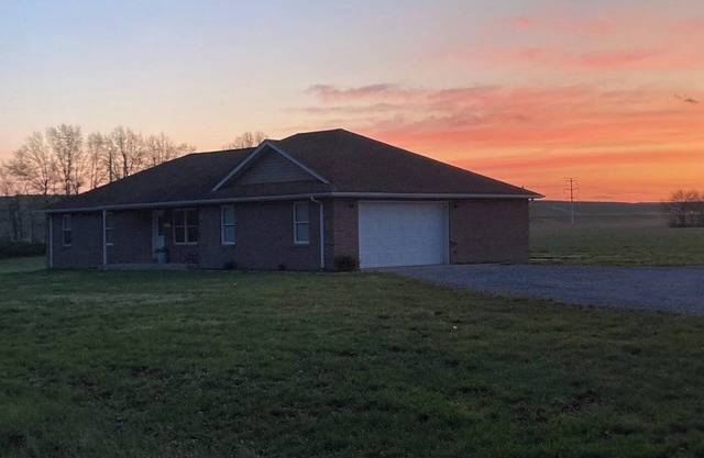 Farmstead home w/hot tub