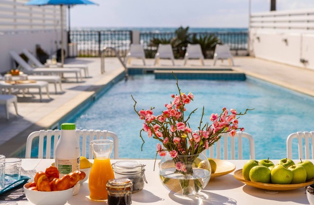 Faros Beachfront Villa Larnaca