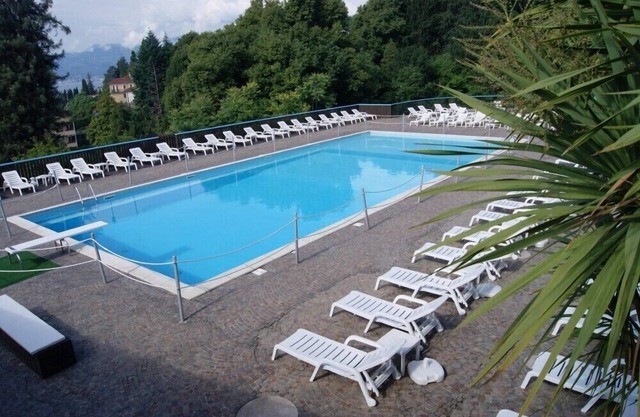 Fe.Woh. up to 9 pers. in Ghiffa(I) 30 min. from (CH) Lago Maggiore Pool lake view