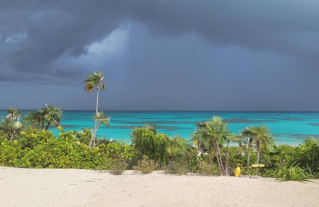 Feelin Nauti Beach Cottage ~ Your Bahamian Sanctuary by the Sea