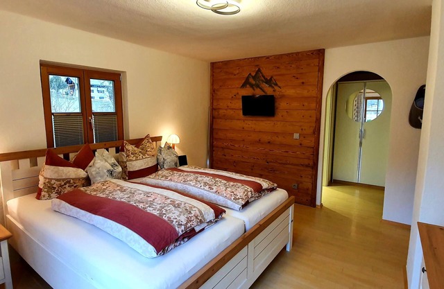 Ferienwohnung Bergblick für 3 Personen 60qm Dusche/WC Balkon W-LAN TV