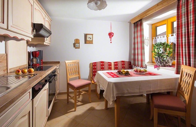 Ferienwohnung 1 für 2 bis 4 Personen, 75 qm, 2 Schlafzimmer, Balkon