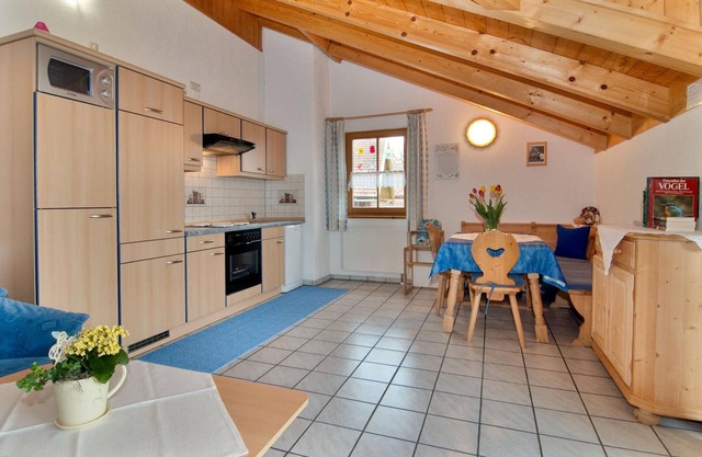 Ferienwohnung mit Balkon und Reitplatz
