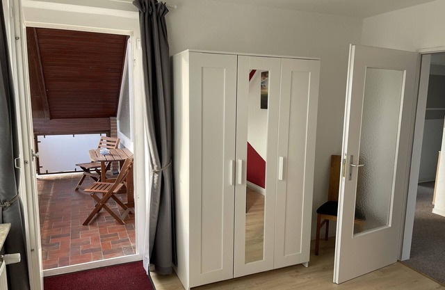 Ferienwohnung with balcony in Glückstadt near the water