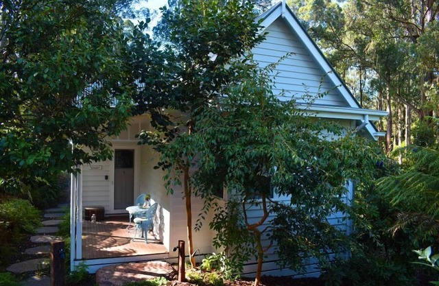 Fern Cottage - Romantic spa cottage in Mount Dandenong