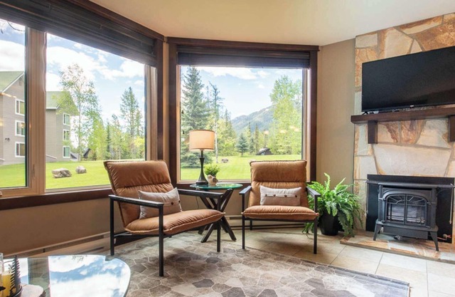 Fernie - Timberline Lodges Spruce 211