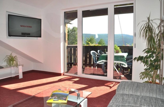 FeWo mit 2 Schlafzimmern, Wohnzimmer & Balkon mit Blick auf die Berge
