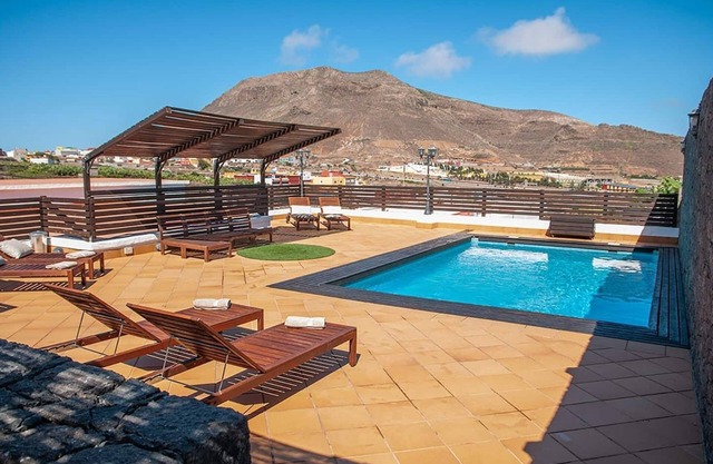 Finca 'Jardín del Norte' with Mountain View, Private Pool, Terrace & Wi-Fi
