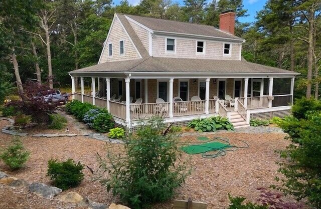 Find Your Wellfleet Vacation in this Stunning Home (1682)