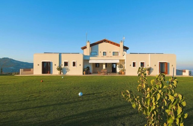 First class villa with pool