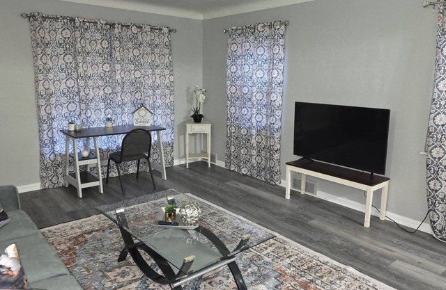 First floor 1Bed/1Bth Pets OK, Close to ProMedica, UT