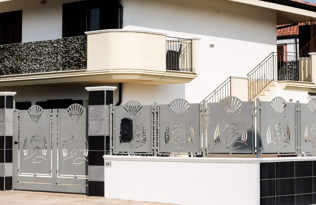 First floor apartment with private pool near beach