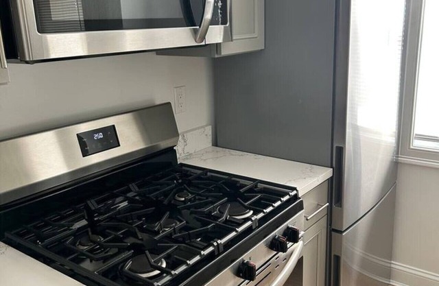 Fitchburg quiet side modern 2BD.