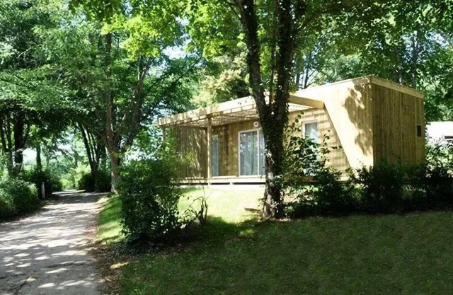 Flower Campsite at the Rouffiac Leisure Base* - 3 Room Lake Chalet 4/6 People PRM