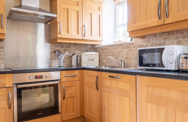 Forge - sleeps 4 guests in 3 bedrooms
