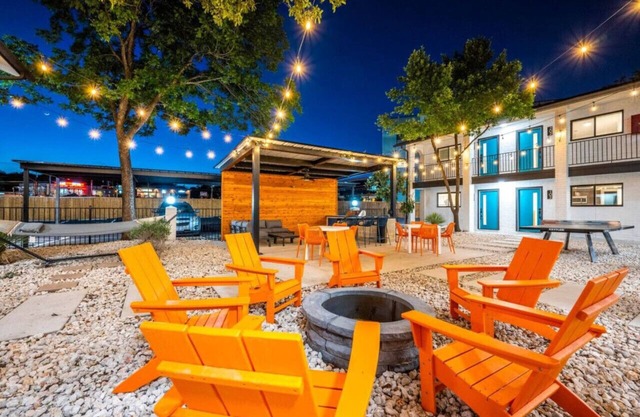 Fresh Austin Unit Only 5 Minutes Away from Downtown