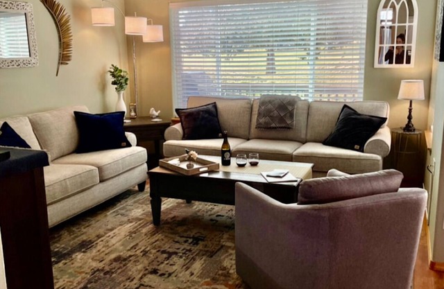Freshly remodeled and updated dog friendly get-away w/Private Hot Tub and view!