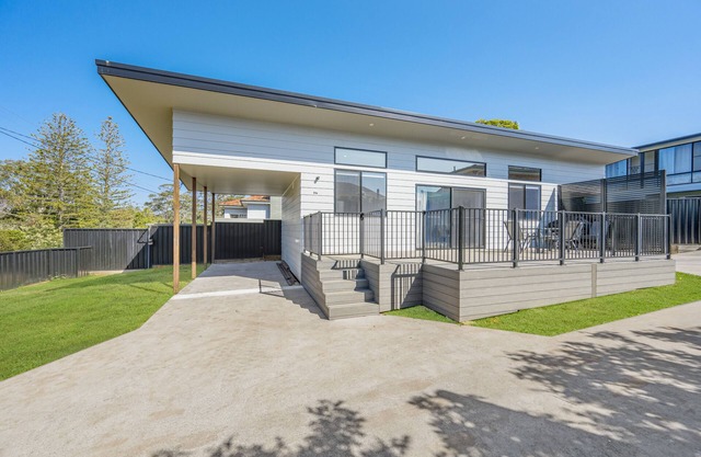 Freshly renovated 2 bedroom cottage, close to Port's CBD