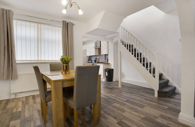 Freshly Renovated 2-bed, Feels Like Home, Sleeps 3