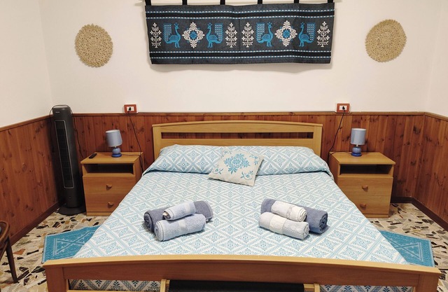 From Tziu Efisiu. 10 km from the sea, Wi-Fi, towels, linen, washing machine.n