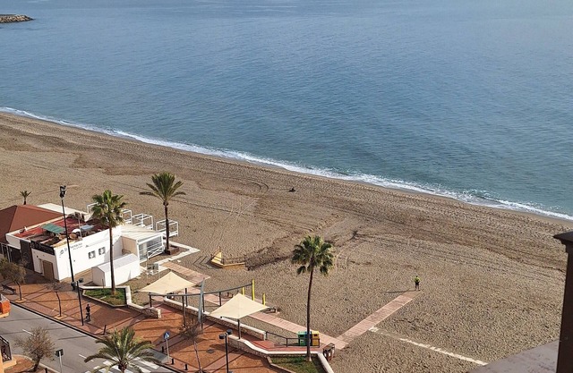 FUENGIROLA PERLA 5.FRONT LINE BEACH AND CENTRAL LOCATION