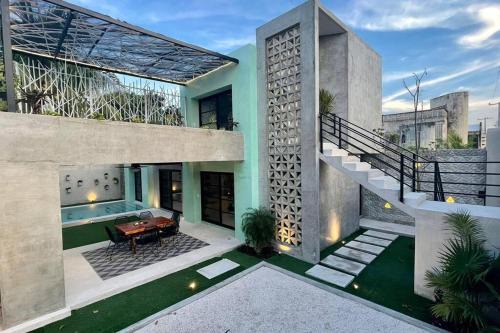 Full 2 story Jade House