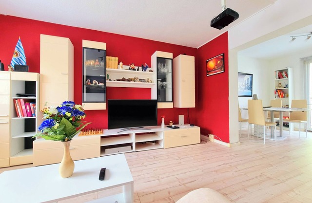 Fully equipped vacation apartment with plenty of space, barbecue and garden, centrally located