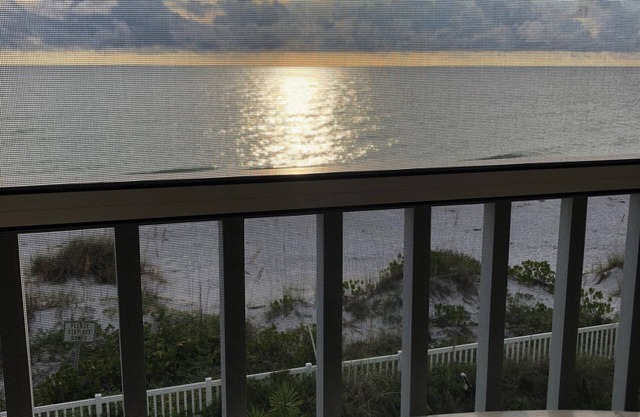 Fully updated Direct Beachfront 2 bed, 2 full bath condo w/heated beachside pool
