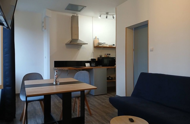 Furnished T2 apartment - separate entrance