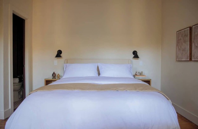 Furnished Bachelor in Hollywood