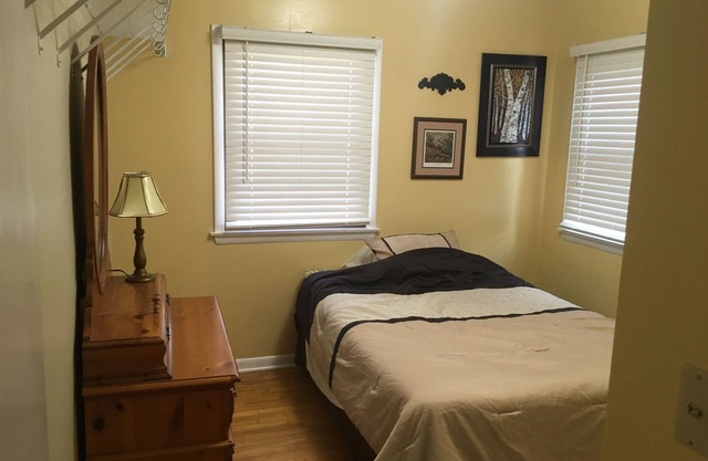Furnished Home in Quiet Neighborhood close to everything.