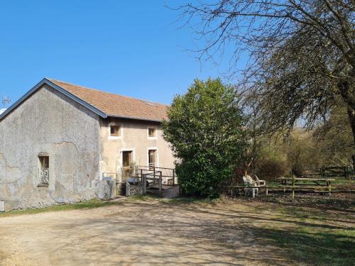 Gîte chaleureux au bord d'un ruisseau avec grand jardin, proche Metz et Nancy - FR-1-584-64