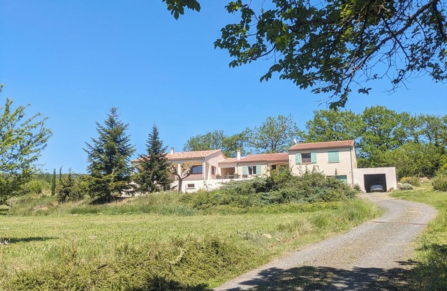 Gîte de 80m² au Cœur de Collines Verdoyantes , Préservé du Monde