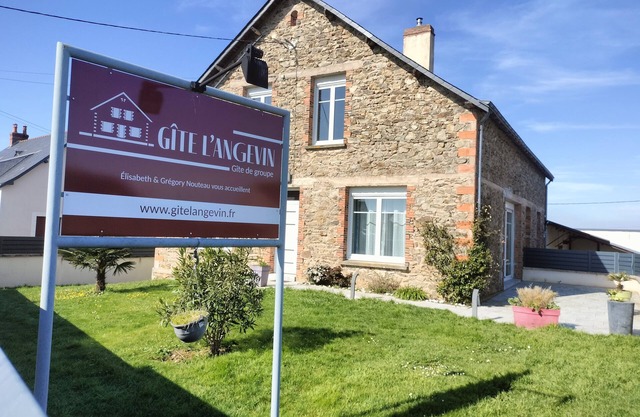 Gîte de Groupe - 14 Personnes Maison de Bourg, Rénovée