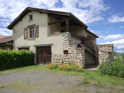 Gîte familial avec cheminée, jardin et espace jeux près de Chazelles-sur-Lyon et St-Galmier - FR-1-496-281