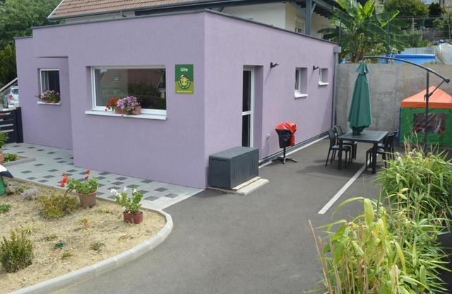Gîte familial tout confort à Altkirch - Terrasse, jardin, parking, proche pistes cyclables et randos - FR-1-744-5